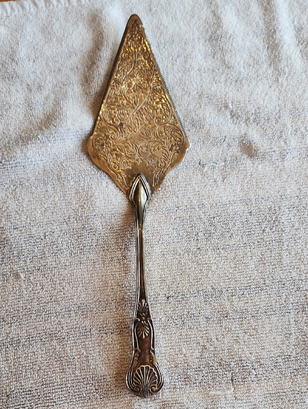 Intricate Vintage Silverplated Cake/pie Server, Beautiful Piece